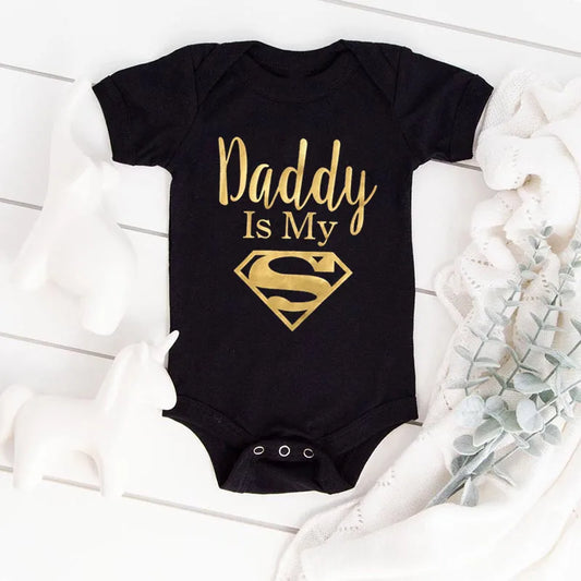Body bébé "Daddy Is My Hero" imprimé doré - Barboteuse amusante pour nouveau-né fille et garçon