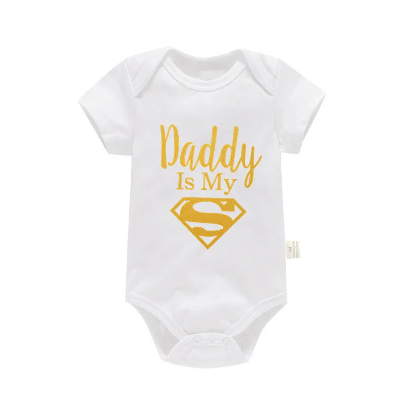 Body bébé "Daddy Is My Hero" imprimé doré - Barboteuse amusante pour nouveau-né fille et garçon